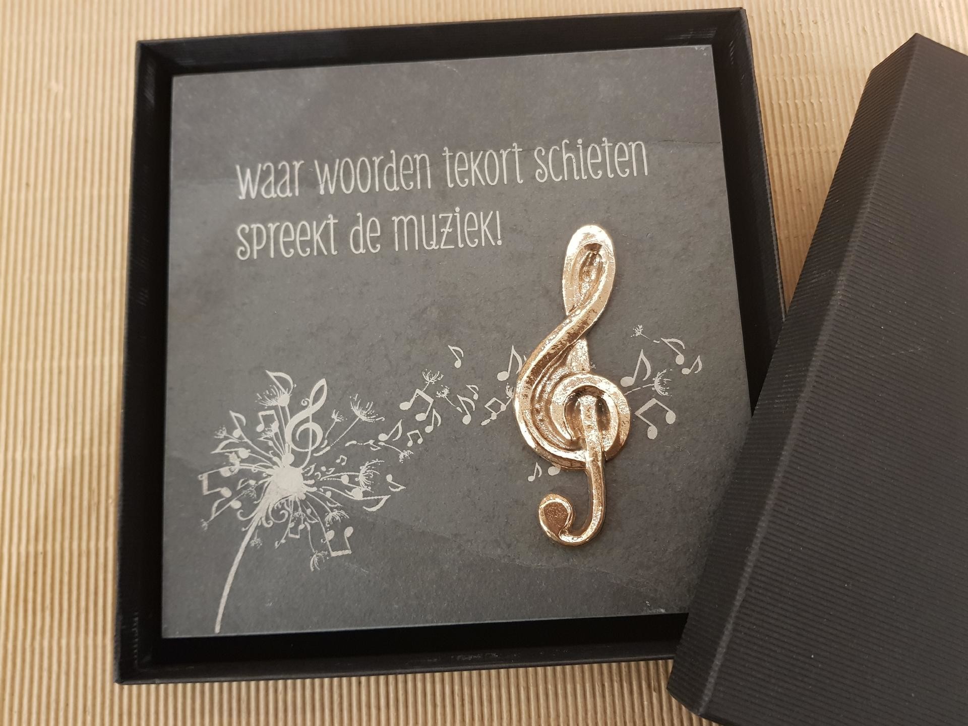 Tegel leisteen - Muziek