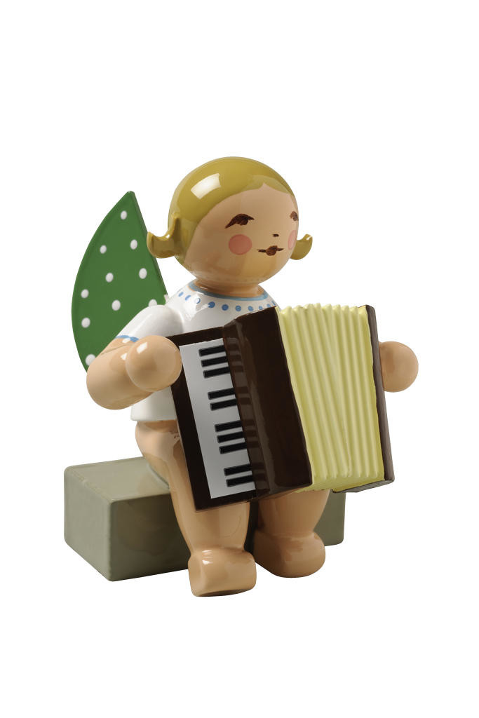Engel met accordeon - zittend